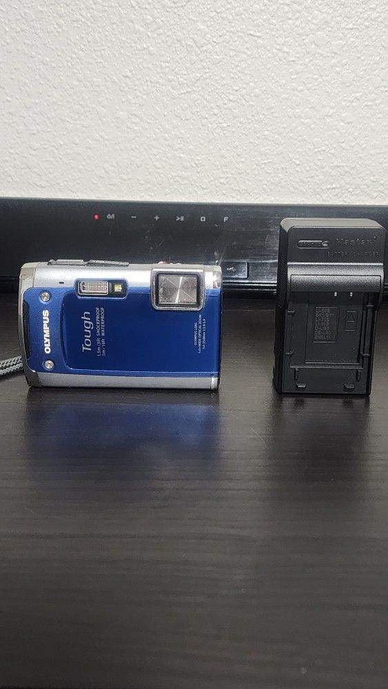 Olympus Tg-610 Tough 14 Mp Digital Camera
