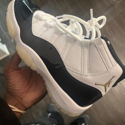 Jordan 11 Gratitude Sz 9.5