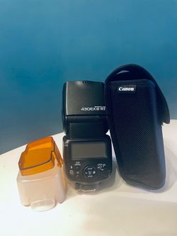 Canon Speedlite 430EX III-RT, with Pouch