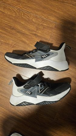SHOES: Rave Run v2 Bungee Lace with Top Strap