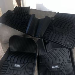 2021 Nissan rouge floor mat