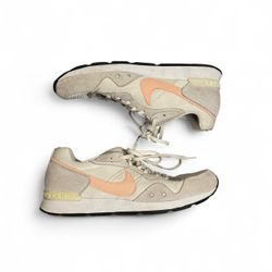 Nike Venture Runner Women’s Shoes  VTG 80s 90s Running Off White Coral
