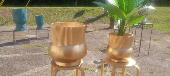 New 2pc garden planter's high quality fiber clay