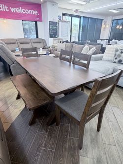 Dining table set