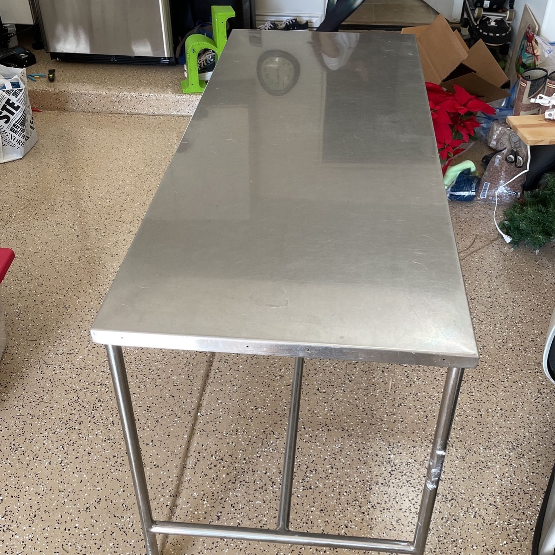 Stainless steel rolling table