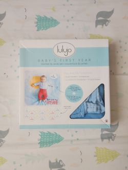 Lulujo Baby's First Year Blanket & Cards Set