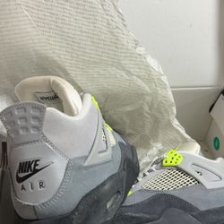 Nike Air Jordan 4