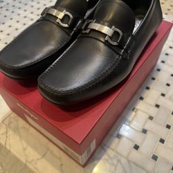 9 1/2 FERRAGAMO LOAFERS