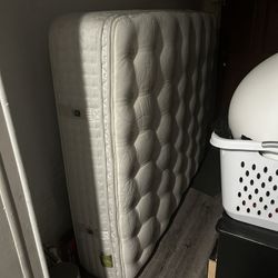 Bed Mattress Queen Size (used)