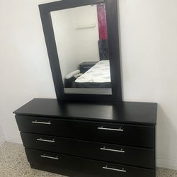 Dresser  And Mirror .  All New Furniture And Free Delivery 