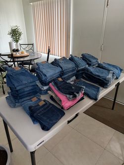 60 pieces woman jeans sizes 4/8 in Anaheim