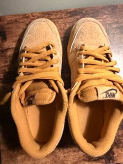 Nike Low-Top Wheat Sneakers