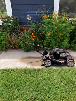 Self propelled lawn mower in great condition works perfect, trade ins accepted!