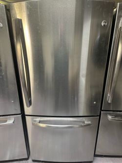 GE Refrigerator 30” Wide