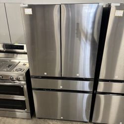 Samsung Bespoke 29 cu ft 4-Door French Door Stainless Steel Refrigerator w/ Beverage Center