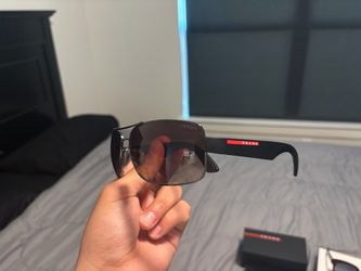 PRADA sunglasses men/women