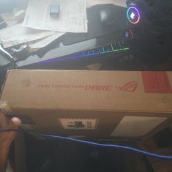 ASUS ROG Strix G18 gaming laptop.