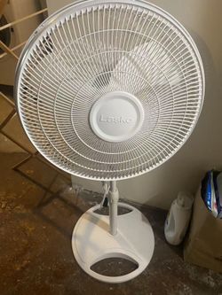 Lasko 16” Oscillating Pedestal Fan – White – 3 Speed