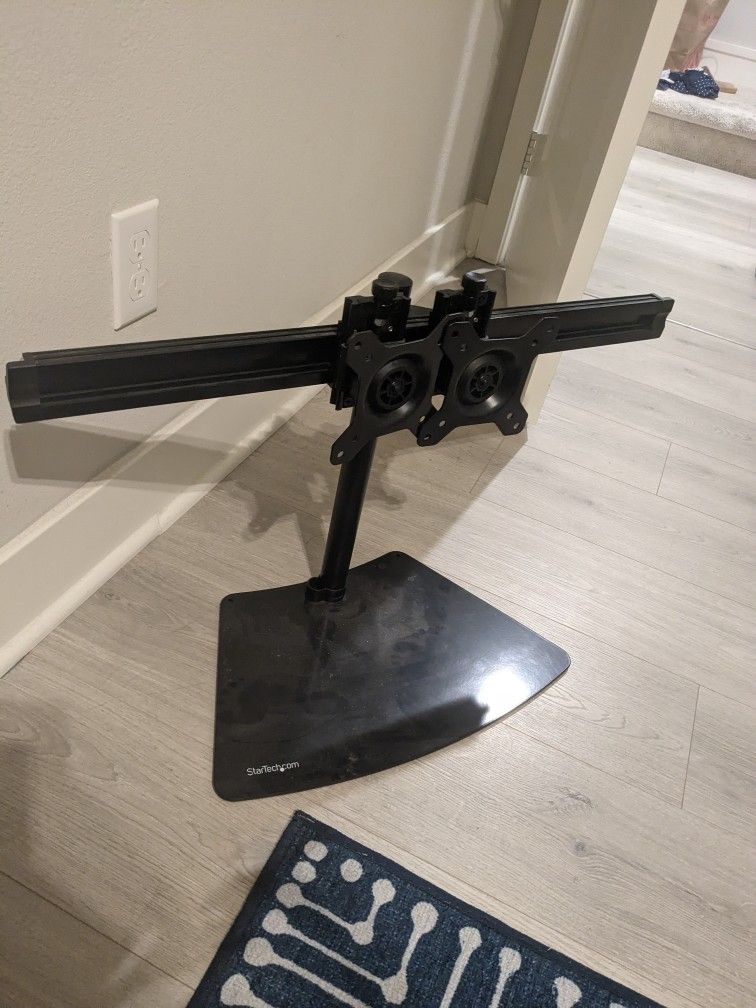 Dual monitor stand