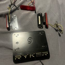 Glowing Tail Plate With Reflective Lighting 