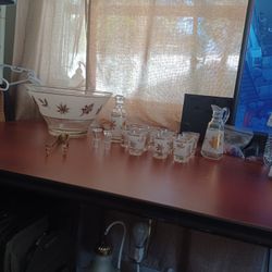 Gold Leaf Frosted FOUR Shot Glasses
17 Piece