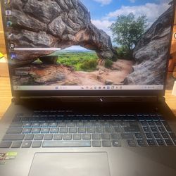ASUS ROG Strix G18 gaming laptop in excellent condition (owned for less than 6 months).