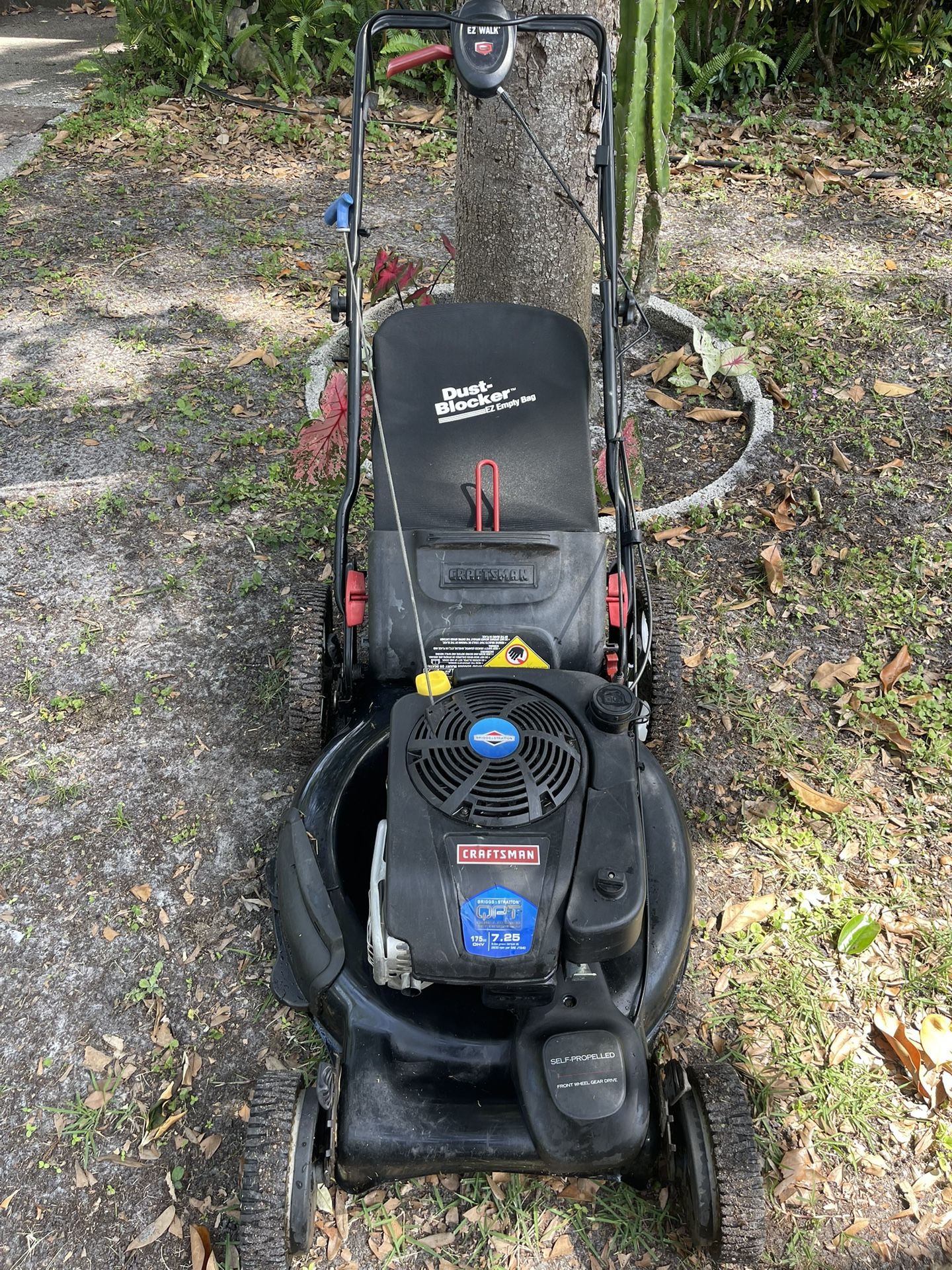 Self Propelled High Wheel Lawn Mower Craftsman 22” Cut With A 7.25 HP Engine LBN
