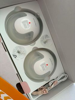 Spectra S2 Plus, Kissbobo Wearable, and Medela Breast Pump Bundle