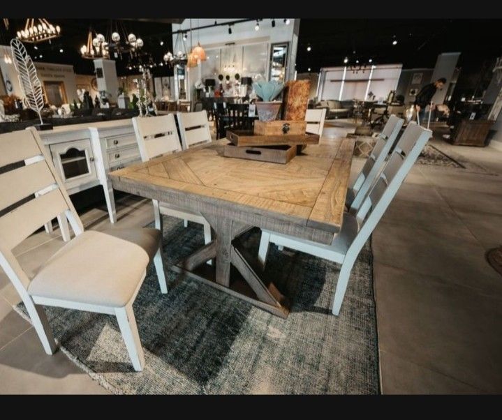 Grindleburg Light Brown Rectangular Dining Room Set (Dining table and Chairs