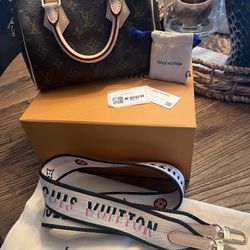Louis Vuitton Speedy With Strap