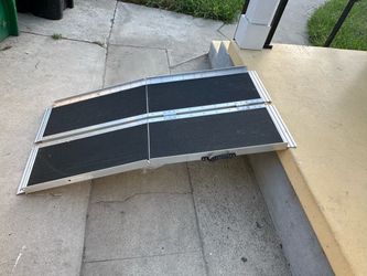 Folding wheelchair/dolly ramp