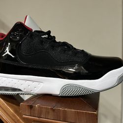 Brand New Jordan Max Aura Size 7Y
