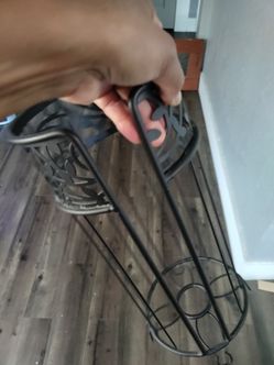 Holden. Organizes. Toilet. Metal. Black