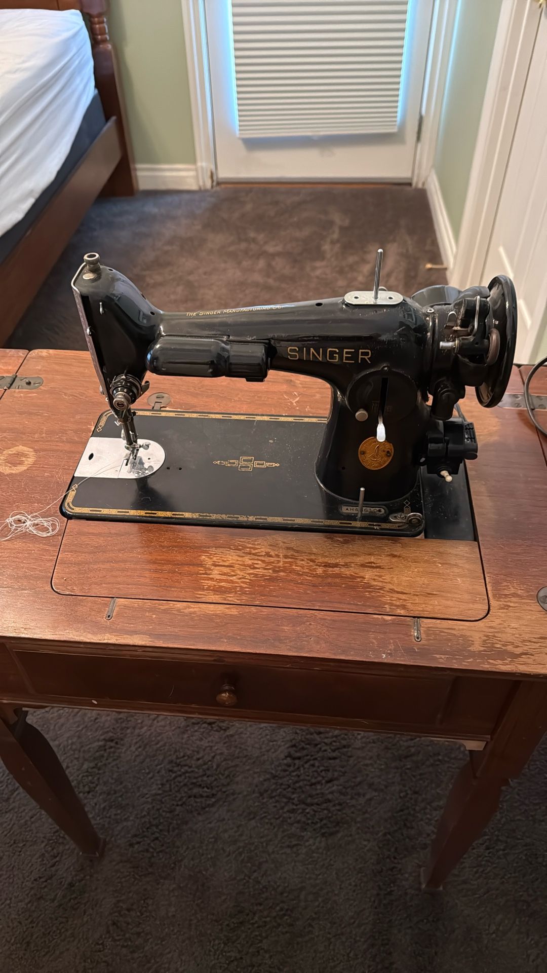 Singer Sewing Machine, Electric