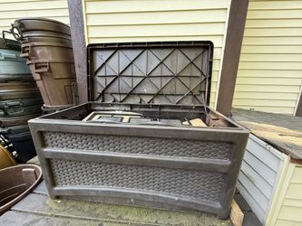 Deck storage