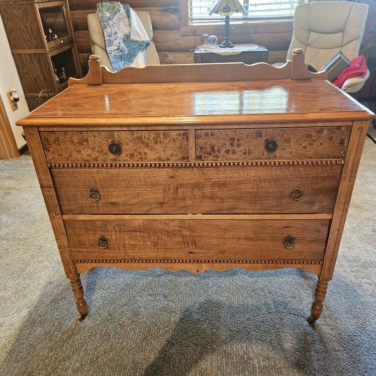 Federal Style Dresser