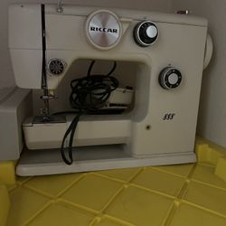 Riccar All Metal Sewing Machine