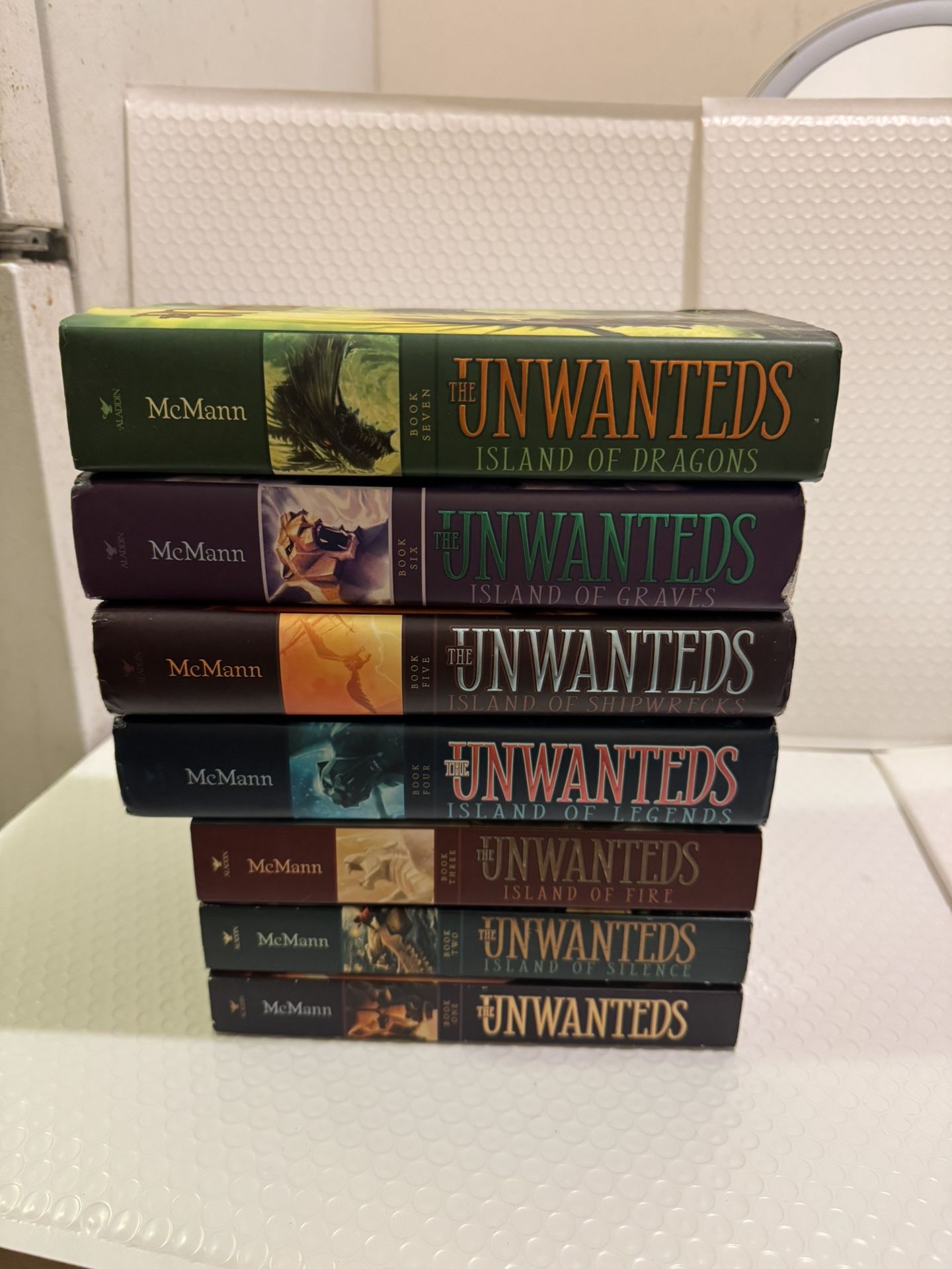 The Unwanteds Complete Collection Set by Lisa McMann  - Paperback And Hardcover Book Lot of 7
