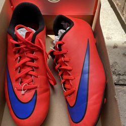 Young Boys Soccer Shose