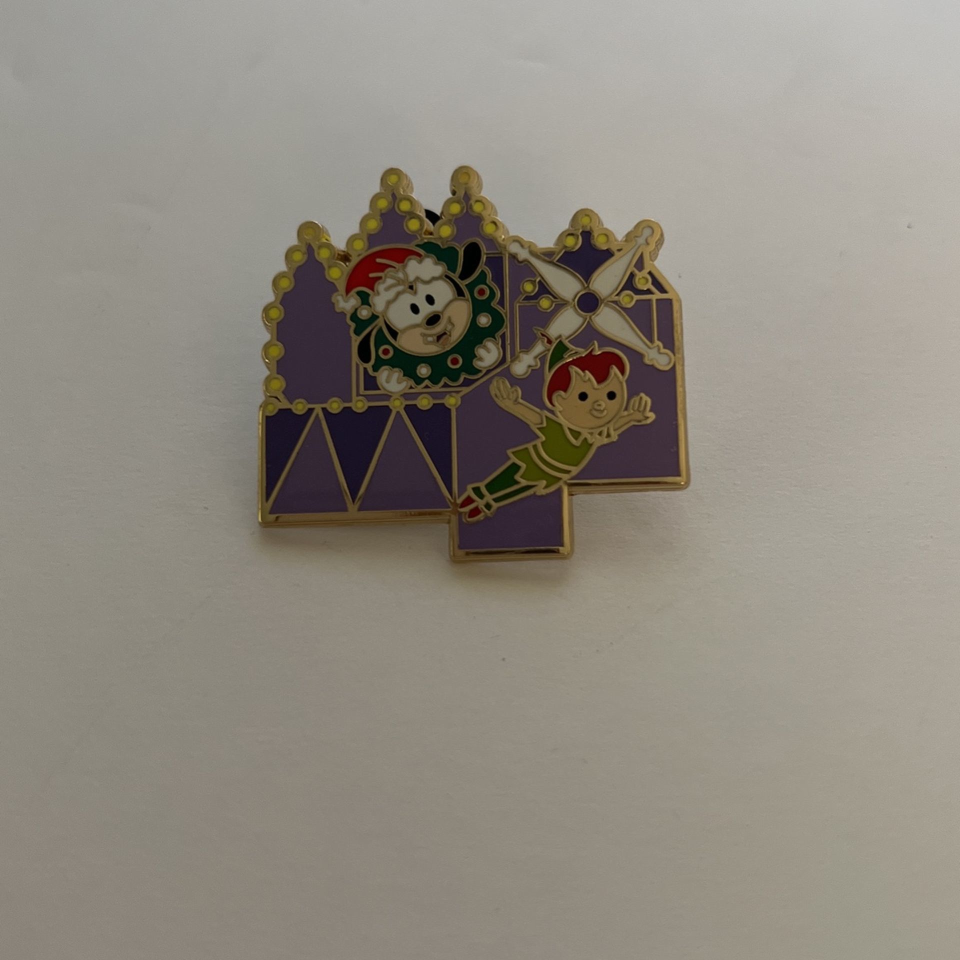Disney Pin Small World holiday