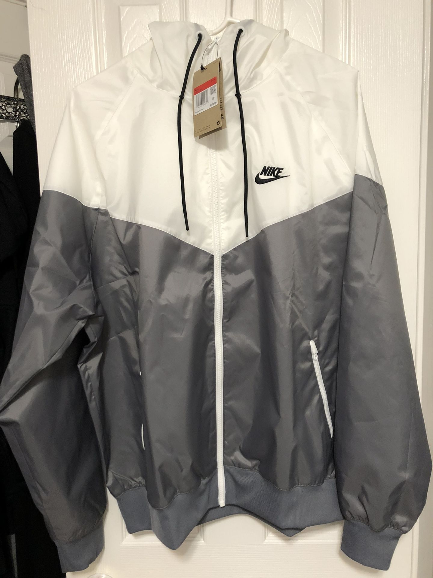 Nike Windbreaker Hoodie M