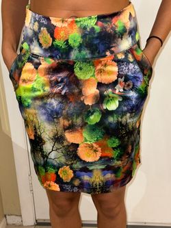 Unbranded Vibrant Satin Floral Mini Skirt with Pockets & Exposed Lime Zipper