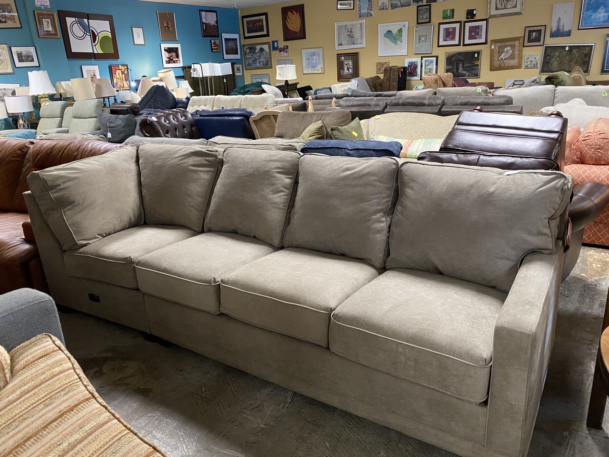 LA-Z-BOY 2 Piece Sectional Sofa (Missing Chaise Lounge)