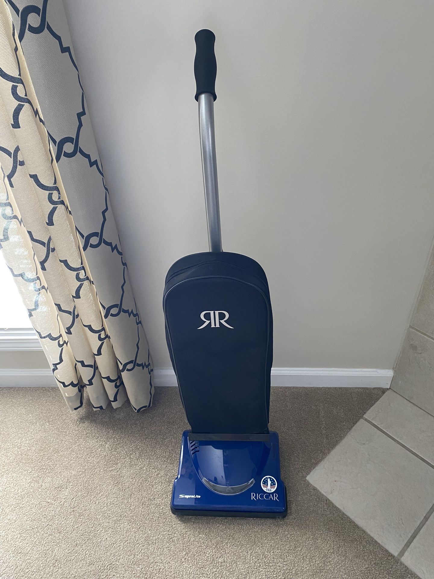 Riccar SupraLite R10E Vacuum – Excellent Condition