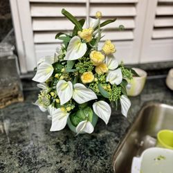 Handmade Easter/spring Faux Centerpieces And Wreaths🐣🌸