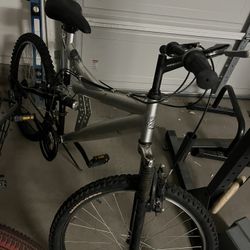 Mountain Bike - Mongoose