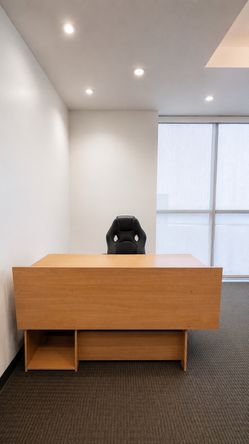 Office Desk – Great Condition