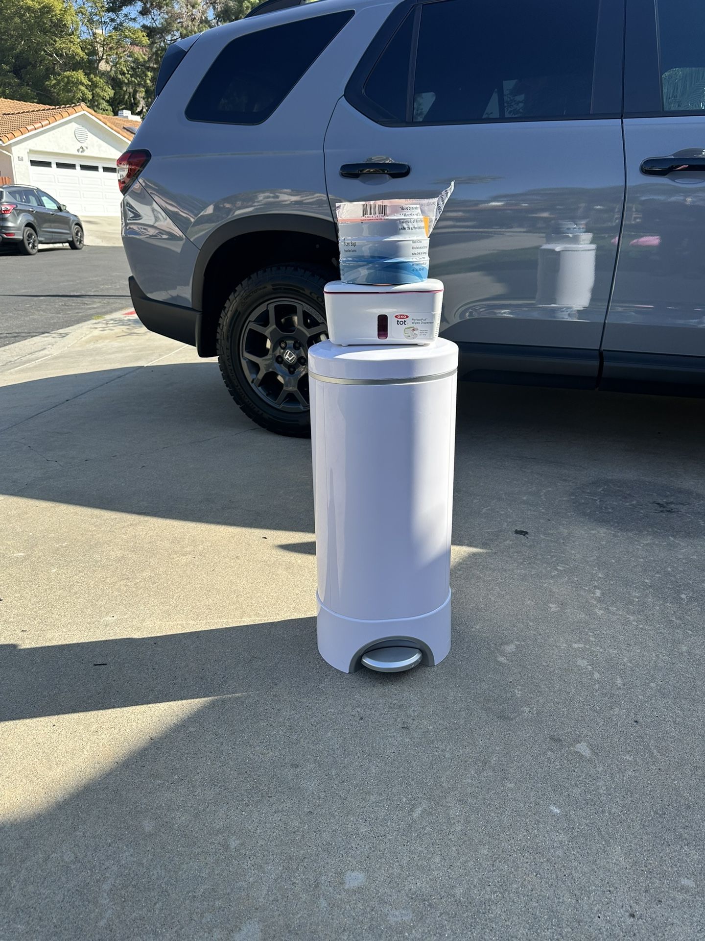 Diaper Genie W/ Wipe Container And Insert Bags