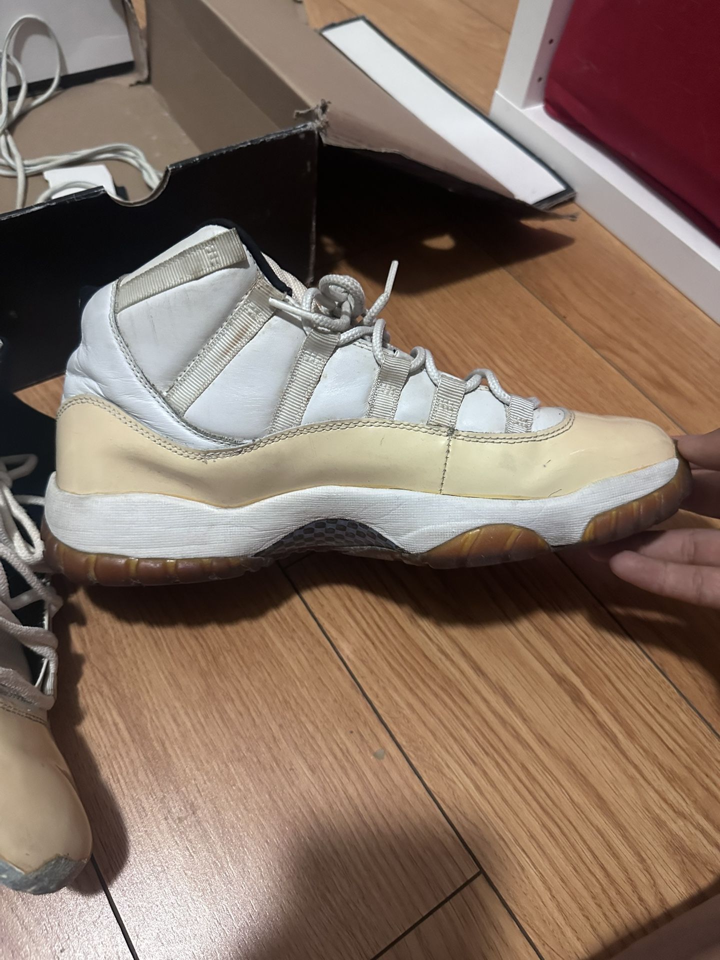 VINTAGE Jordan 11s Columbia
