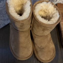 Toddler Ugg Boots Size 8 
